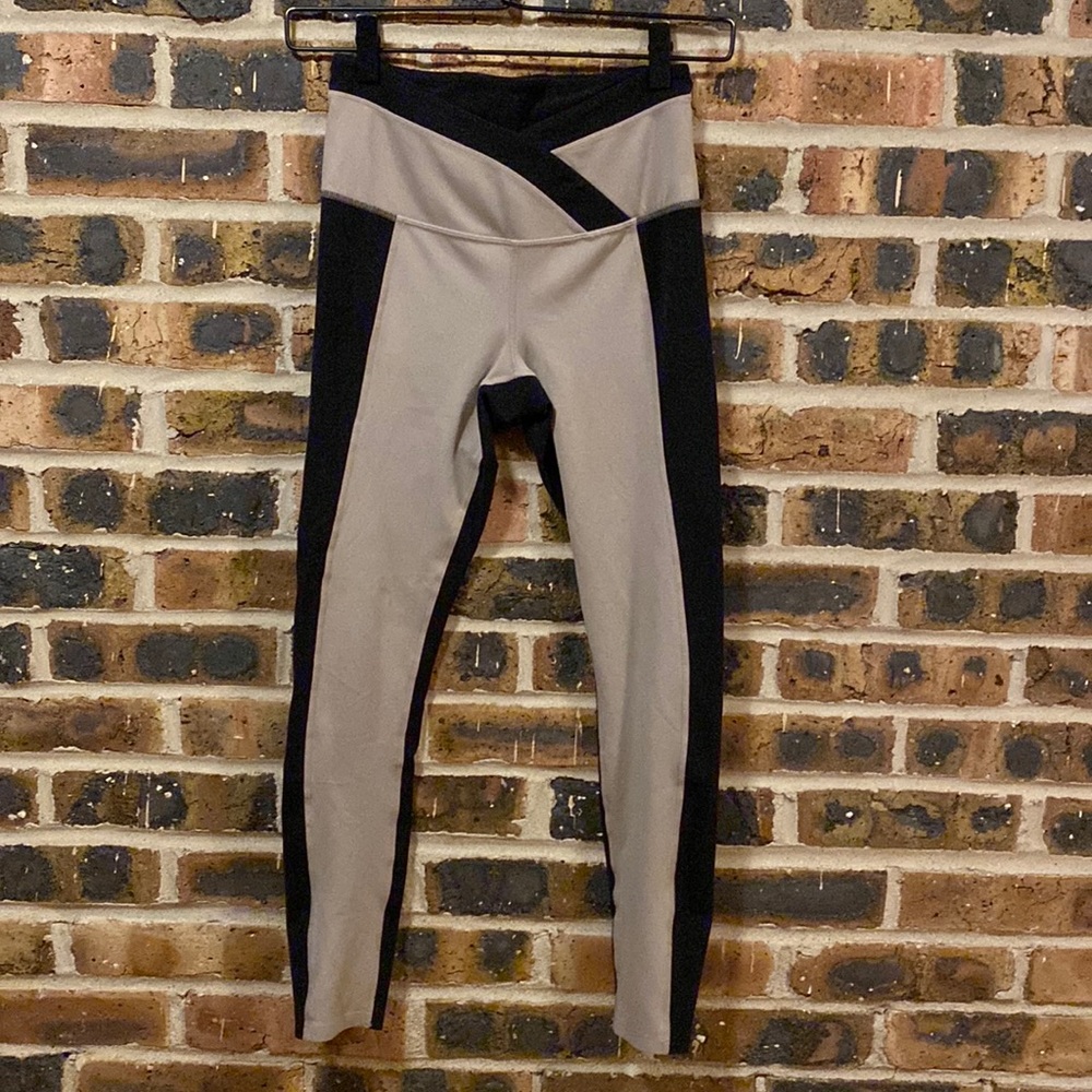 💛like new💛Athleta leggings chroma 7/8 tight, Women’s XS